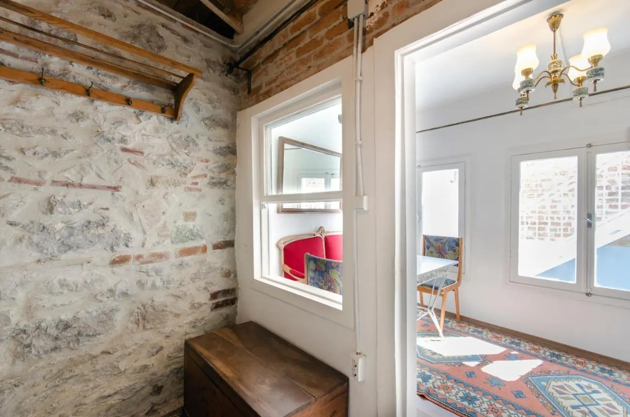 Iconic Stone Houses Izmir Apartment